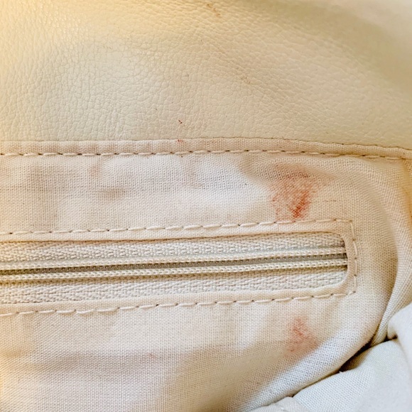 ❌SOLD❌ Aldo White Leather Studded Clutch - Picture 4 of 4